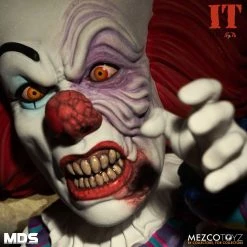Mezco IT Pennywise 1990 MDS Deluxe Figure Halloween