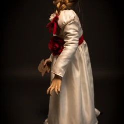 The Conjuring Annabelle One To One Scale Doll By Trick Or Treat Studios