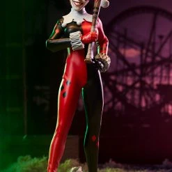 Sideshow Collectibles Harley Quinn Sixth Scale Figure