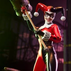 Sideshow Collectibles Harley Quinn Sixth Scale Figure